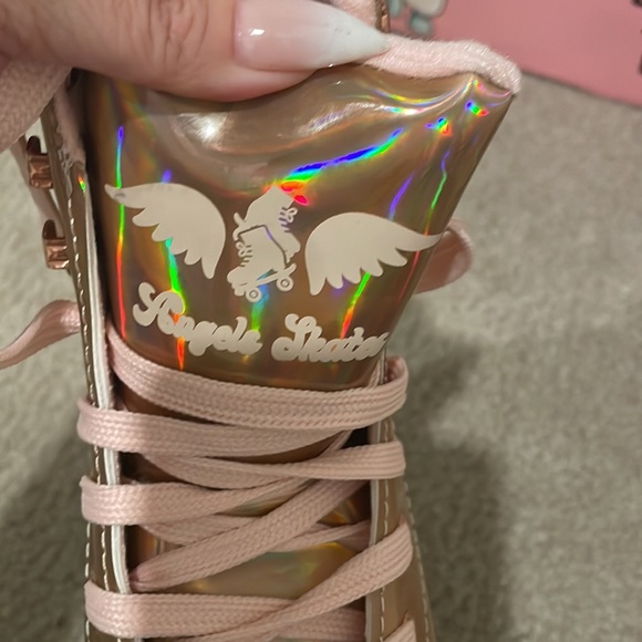 Angel Skates - Picture 7 of 9